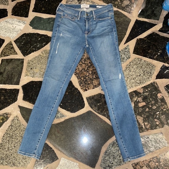 FRAME
Le Skinny de Jeanne Jeans - Picture 2 of 6